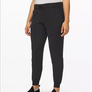 Lululemon On the Fly Woven Jogger